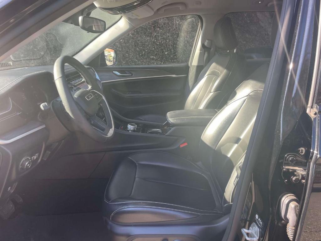 used 2023 Jeep Grand Cherokee car, priced at $29,791