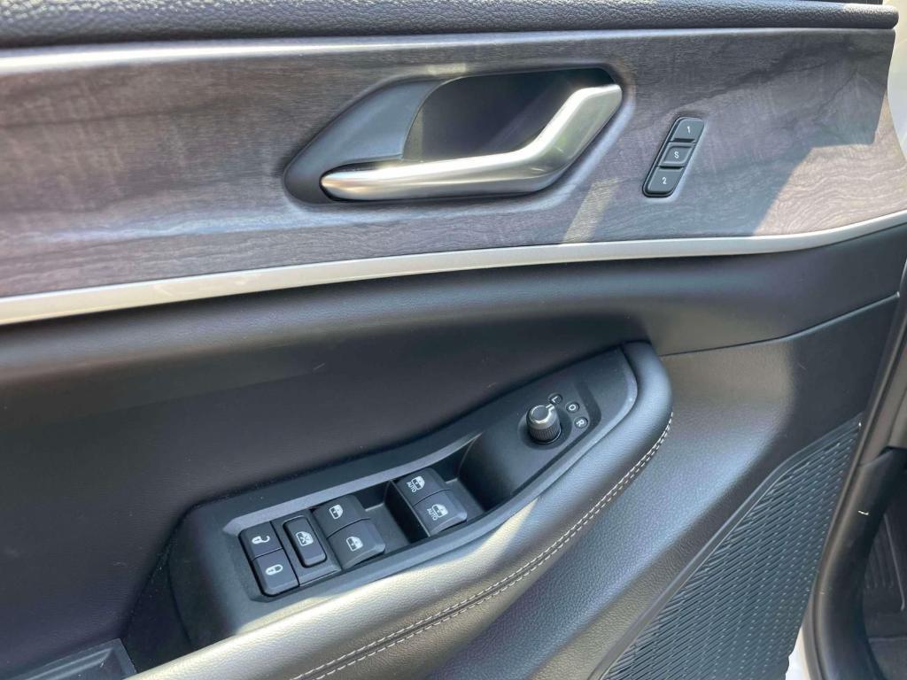 used 2023 Jeep Grand Cherokee car, priced at $34,443