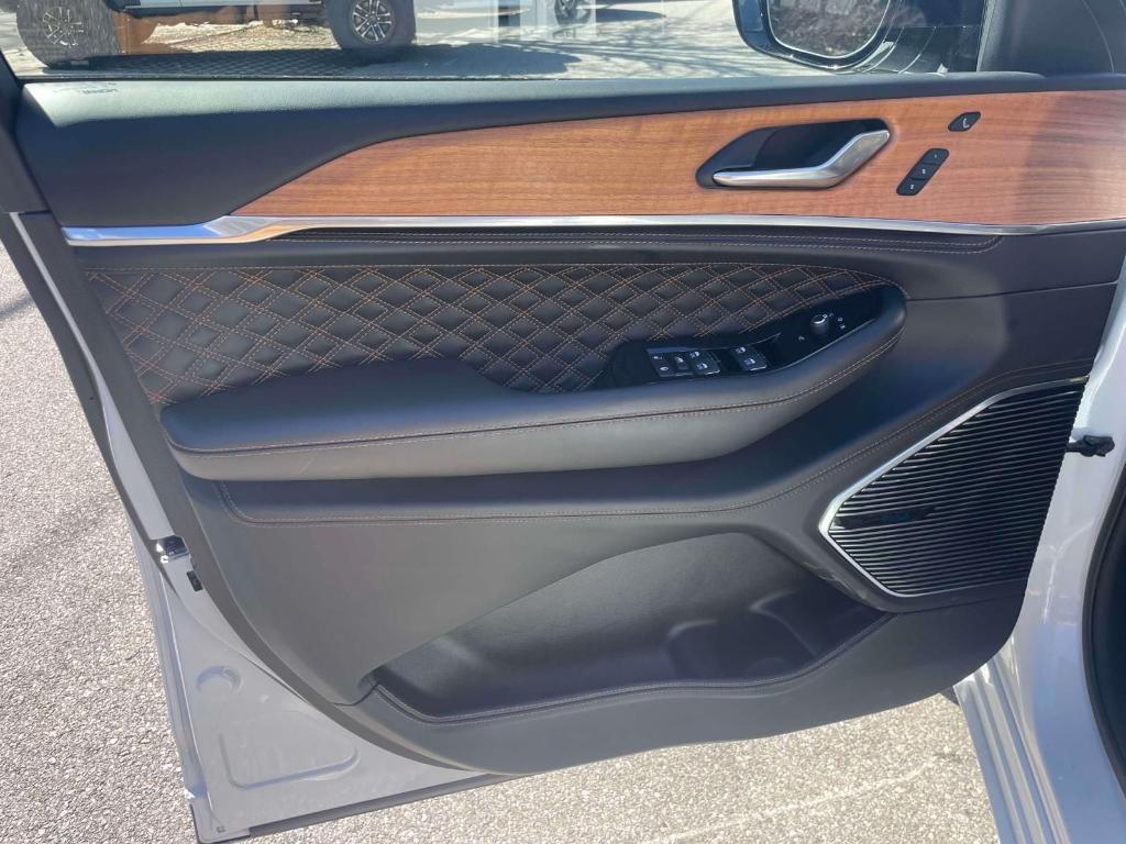 used 2024 Jeep Grand Cherokee L car, priced at $48,172