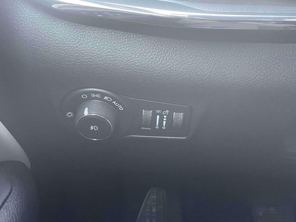 used 2024 Jeep Grand Cherokee car, priced at $29,995