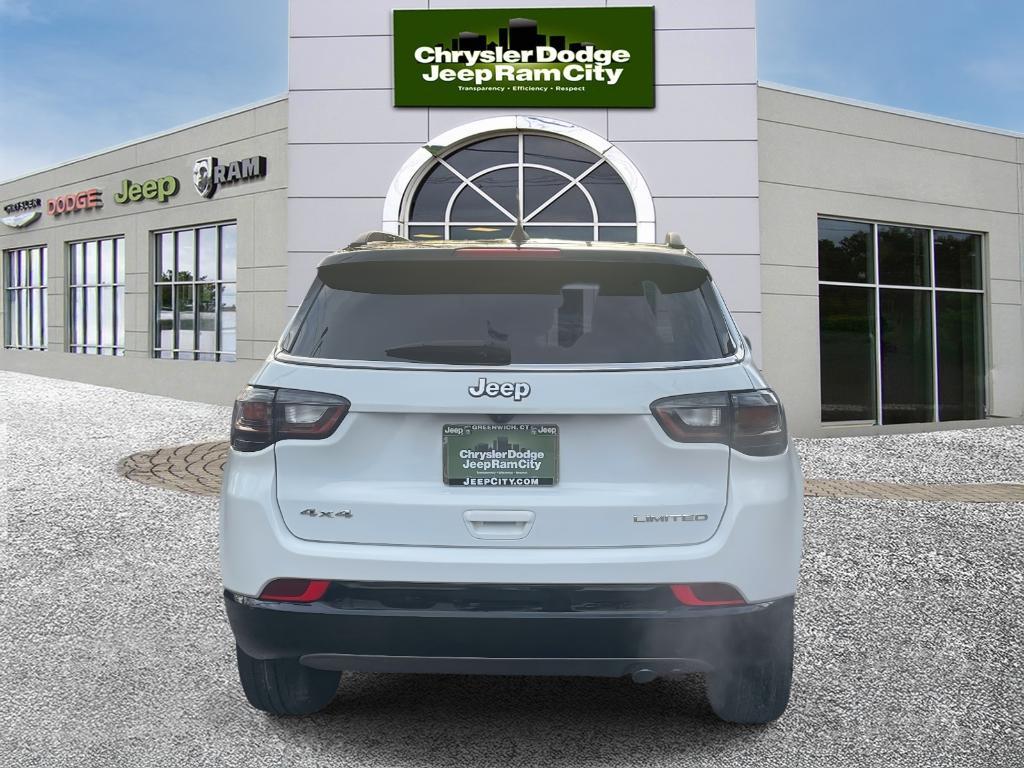 used 2024 Jeep Grand Cherokee car, priced at $29,995