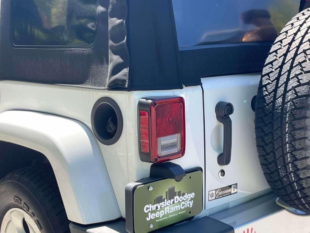 used 2015 Jeep Wrangler Unlimited car, priced at $17,993