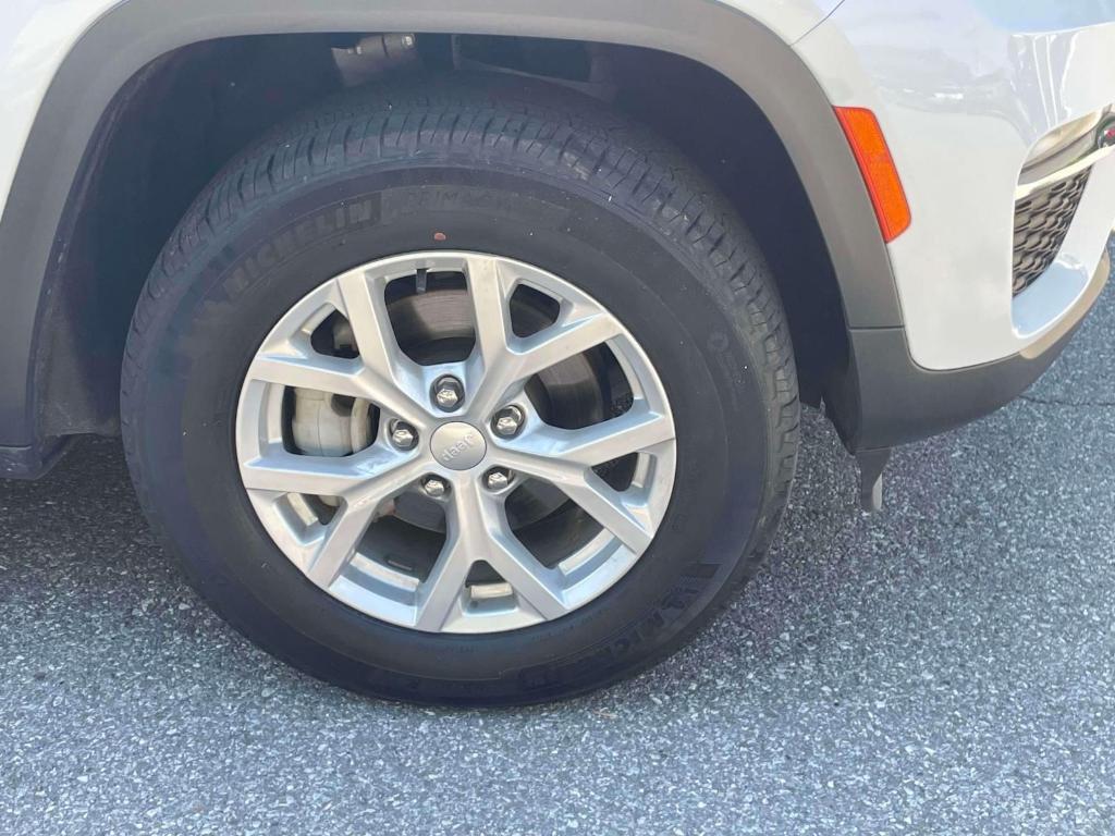 used 2023 Jeep Grand Cherokee car, priced at $32,590