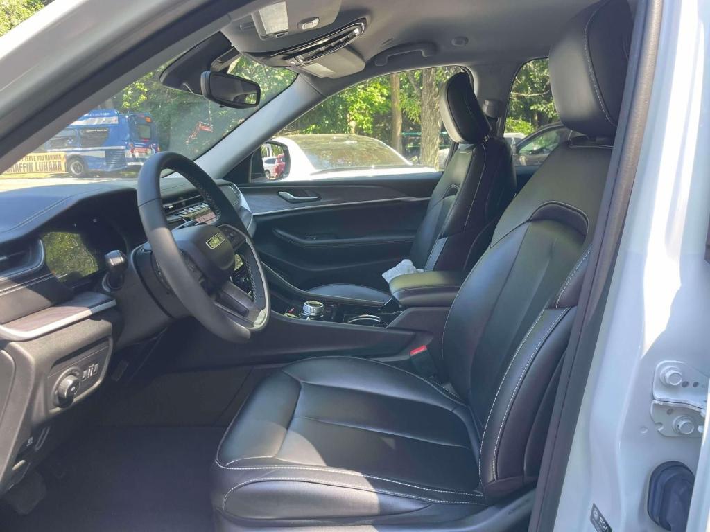 used 2023 Jeep Grand Cherokee car, priced at $32,590