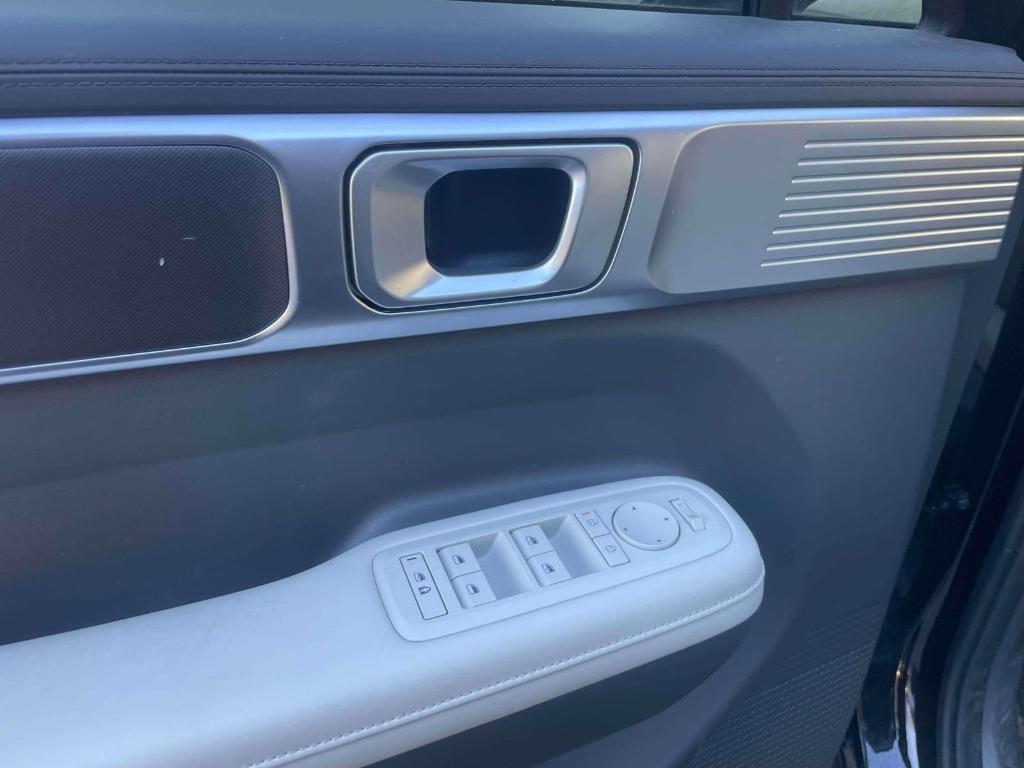 used 2025 Hyundai Santa Fe car, priced at $32,357