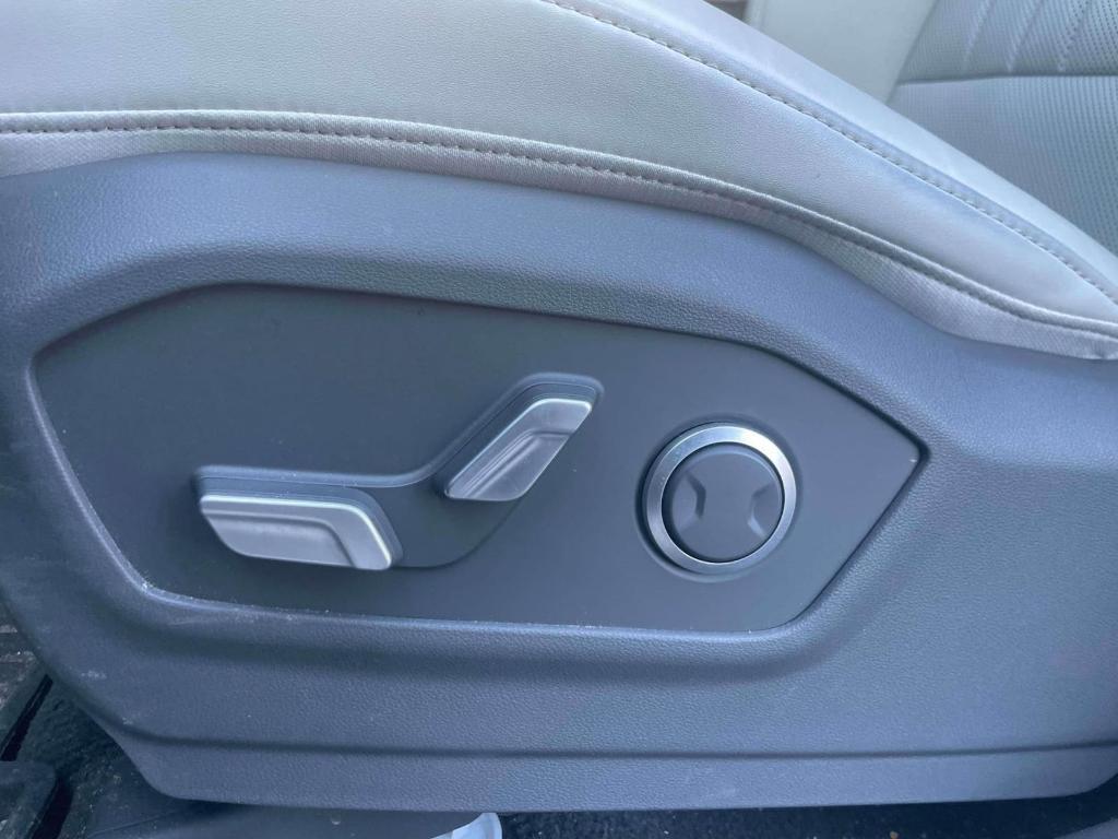 used 2025 Hyundai Santa Fe car, priced at $32,357