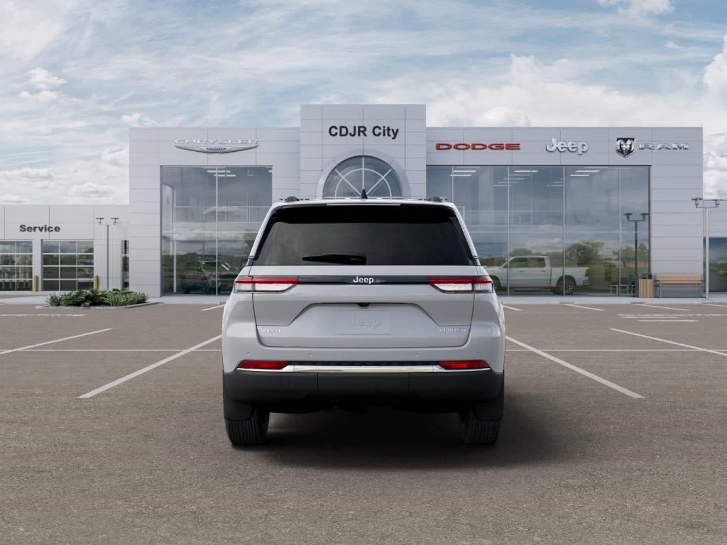 new 2025 Jeep Grand Cherokee car, priced at $47,590