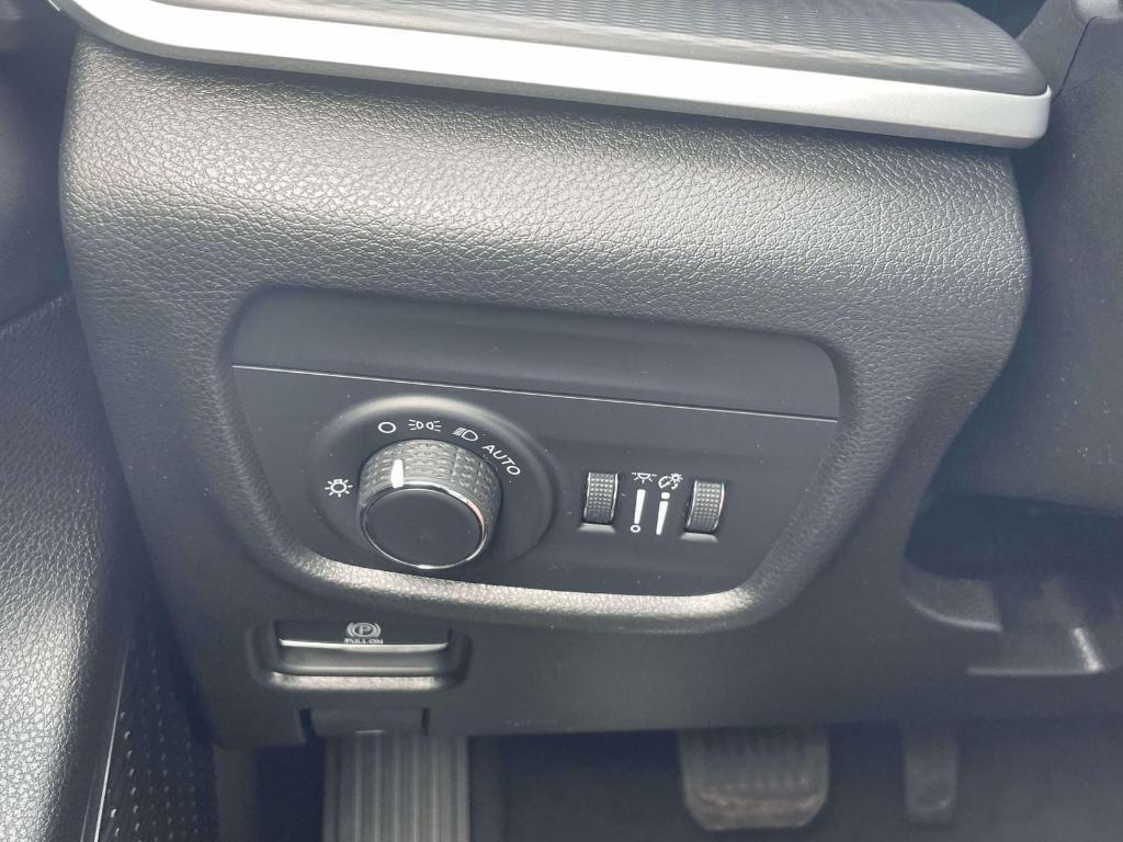 used 2023 Jeep Grand Cherokee car, priced at $28,993