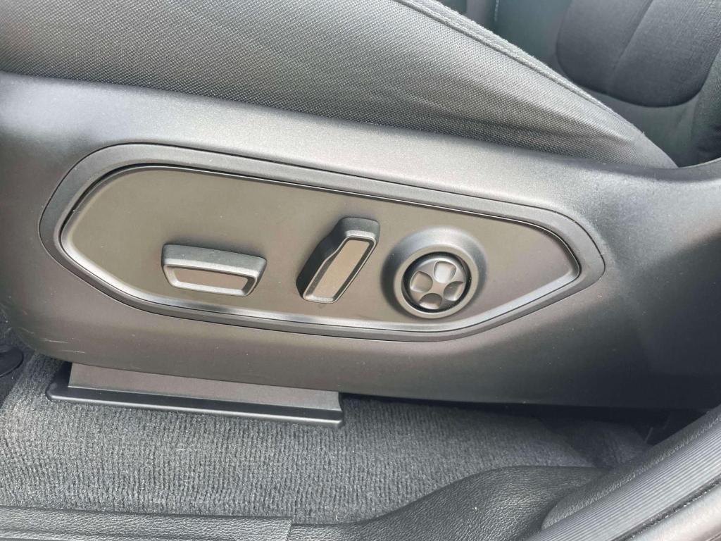 used 2023 Jeep Grand Cherokee car, priced at $28,993