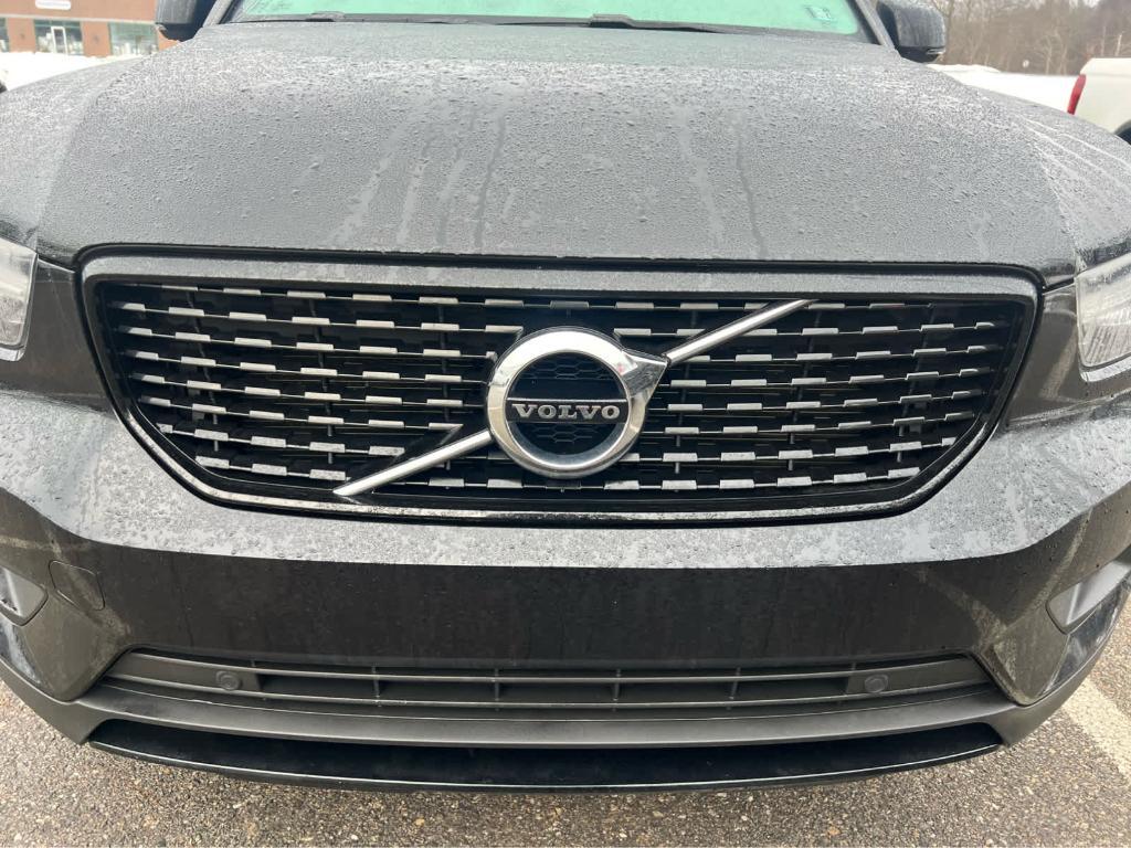 used 2021 Volvo XC40 car, priced at $24,800
