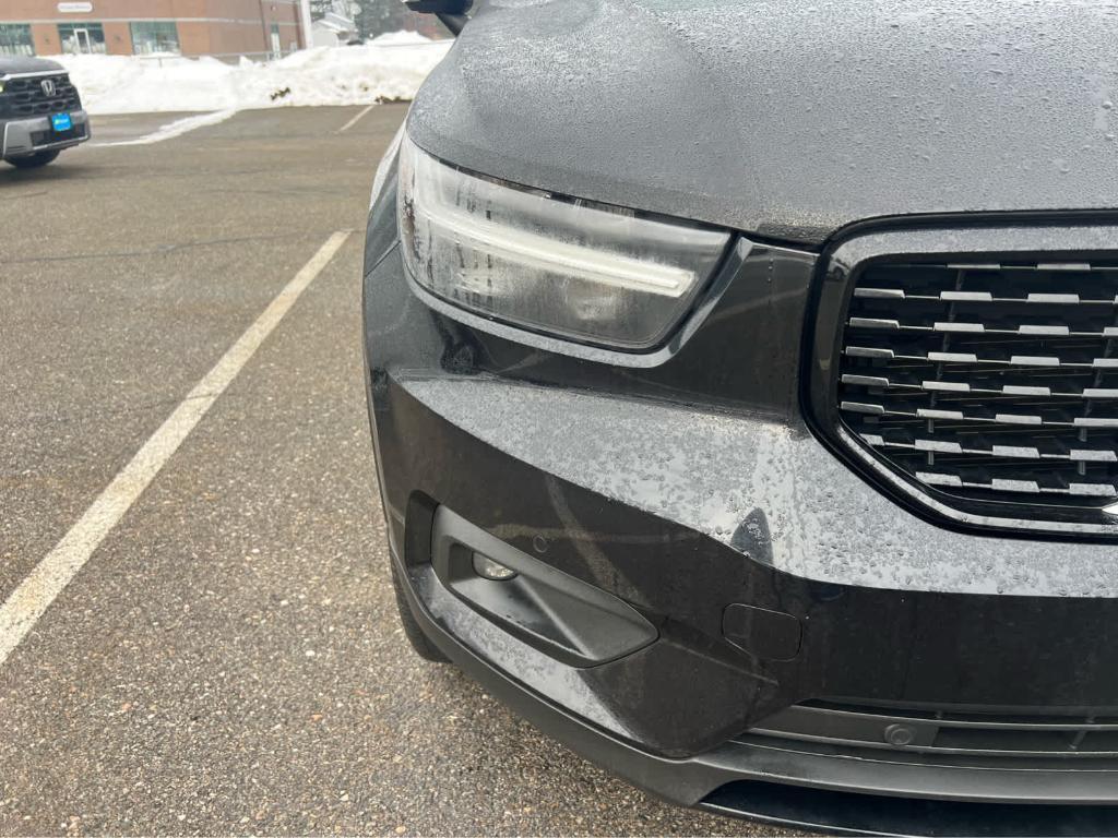 used 2021 Volvo XC40 car, priced at $24,800