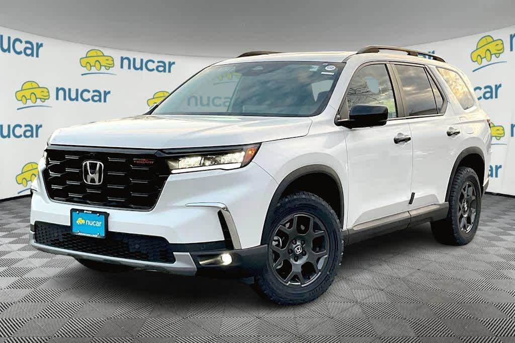 new 2025 Honda Pilot car, priced at $48,357