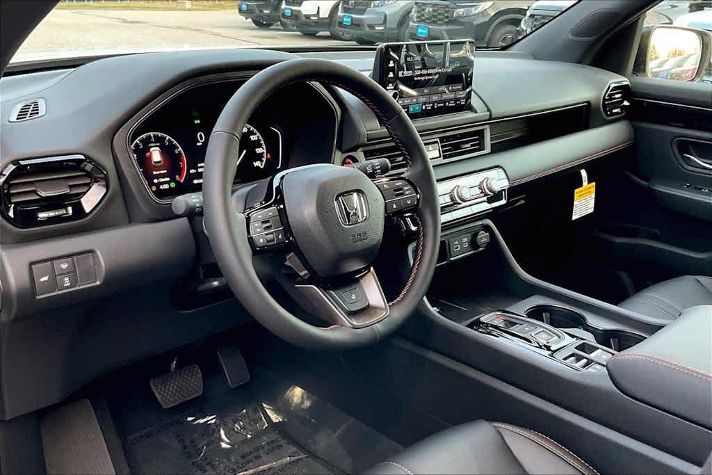 new 2025 Honda Pilot car, priced at $48,357