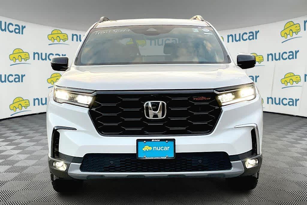new 2025 Honda Pilot car, priced at $48,357
