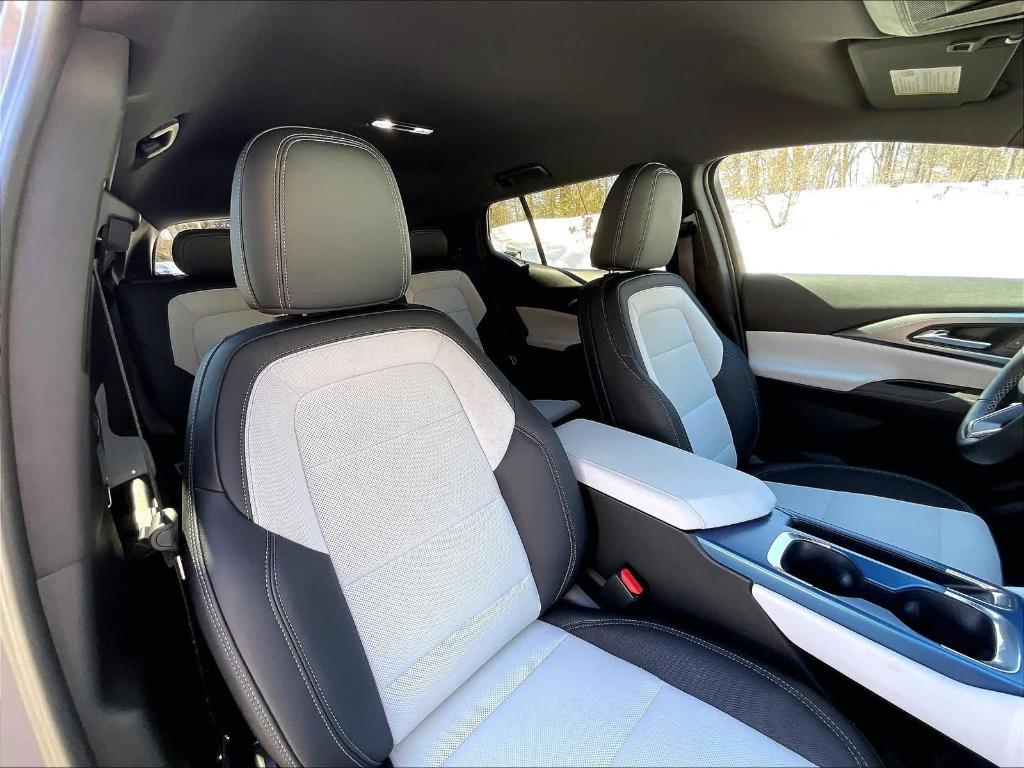 used 2025 Chevrolet Equinox EV car, priced at $23,800