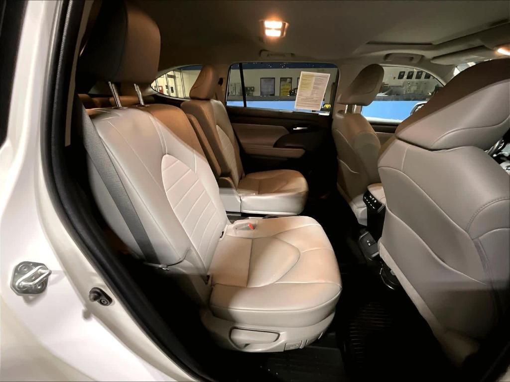 used 2023 Toyota Highlander car, priced at $35,200