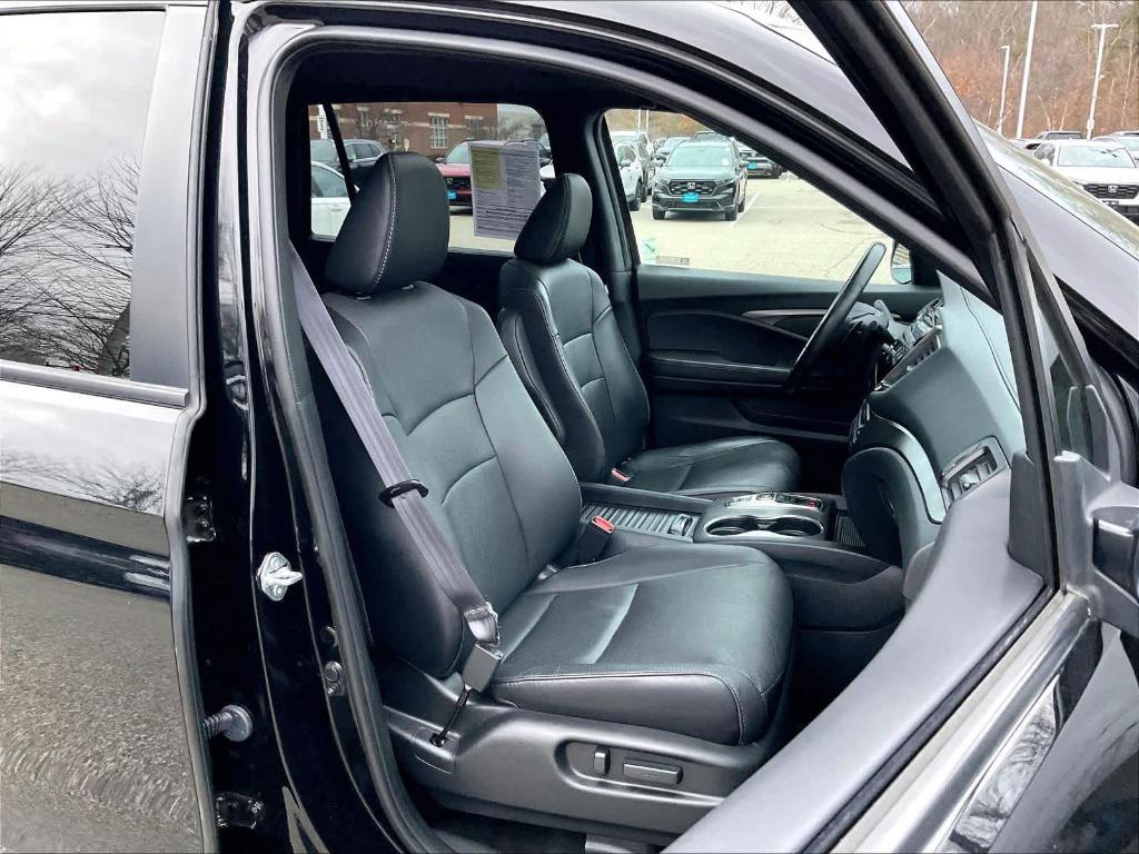 used 2022 Honda Passport car, priced at $28,800