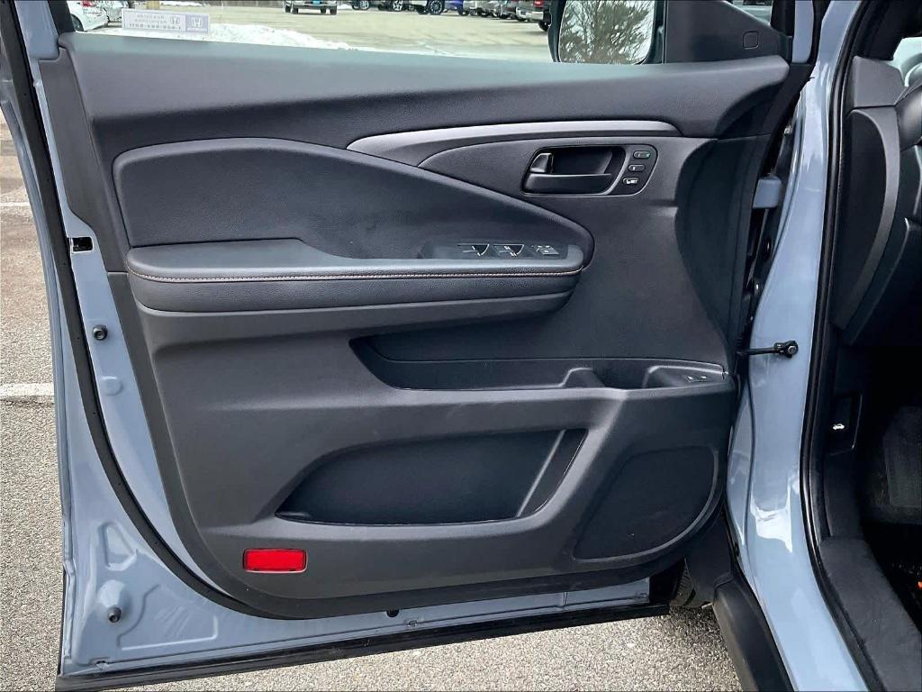 used 2022 Honda Passport car, priced at $30,900