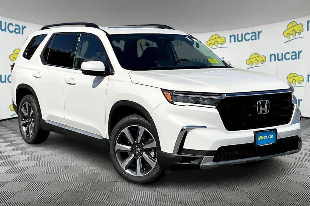 new 2025 Honda Pilot car, priced at $50,747