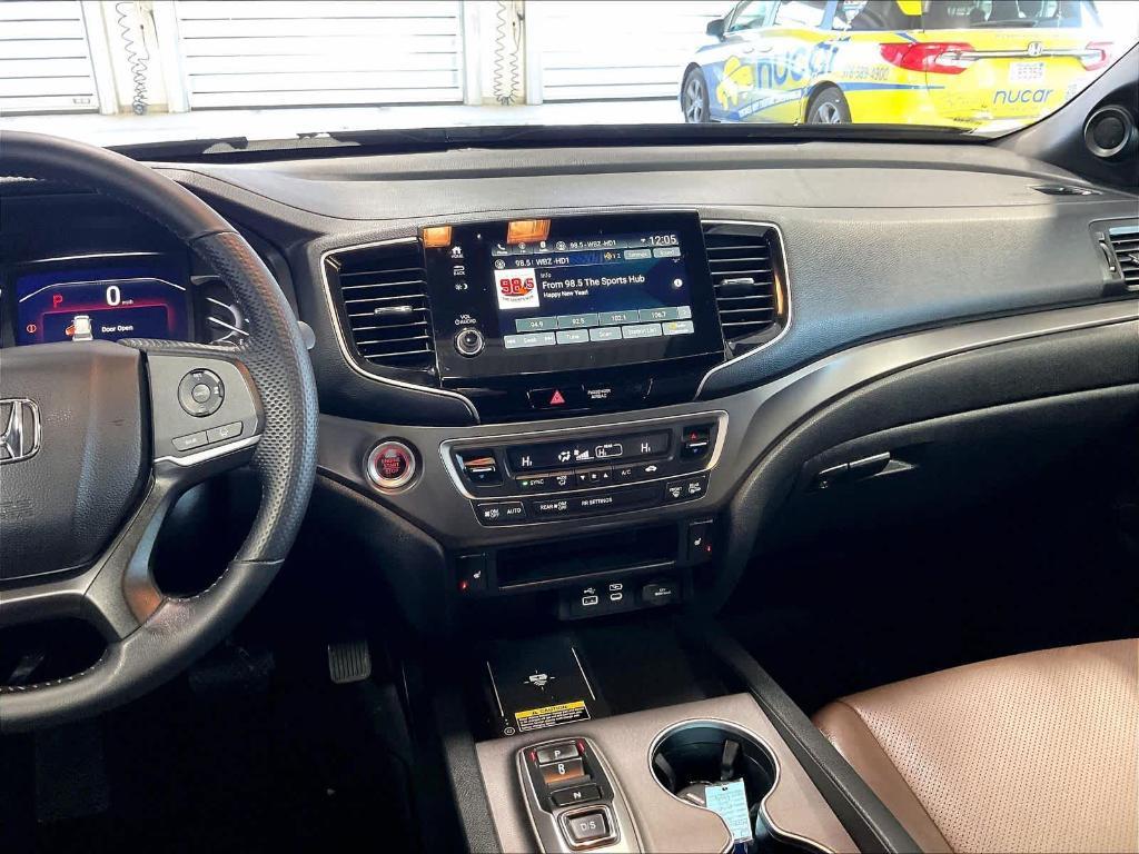 used 2025 Honda Passport car, priced at $31,800