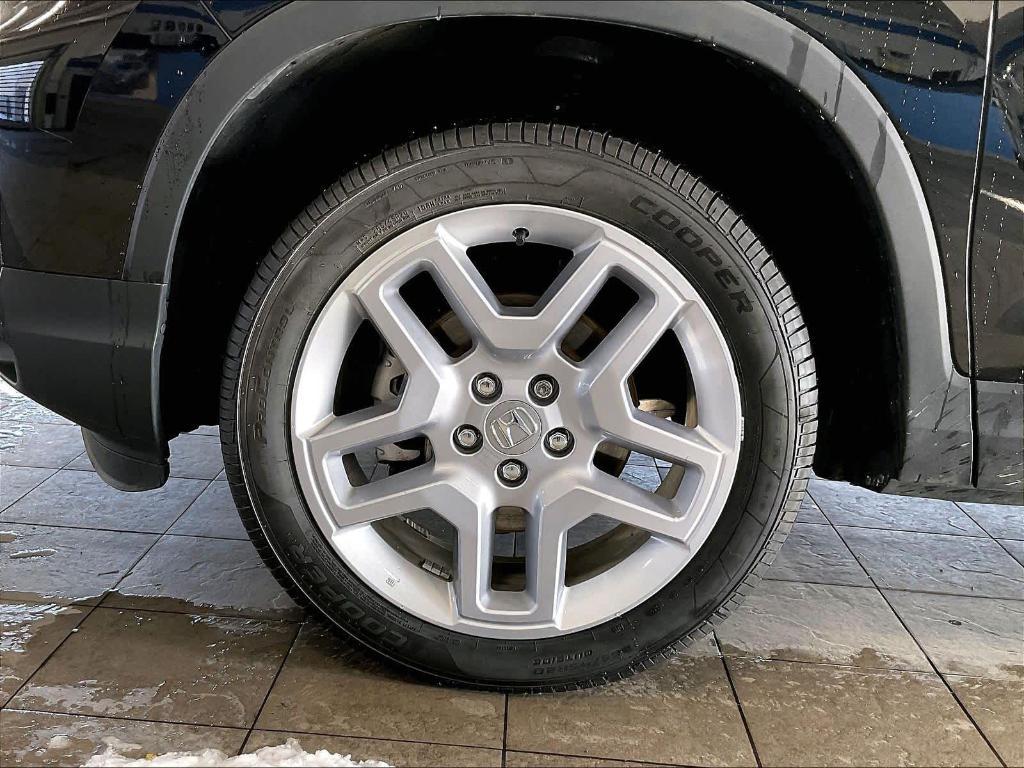 used 2025 Honda Passport car, priced at $31,800