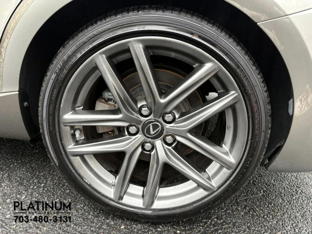 Lexus IS view 21
