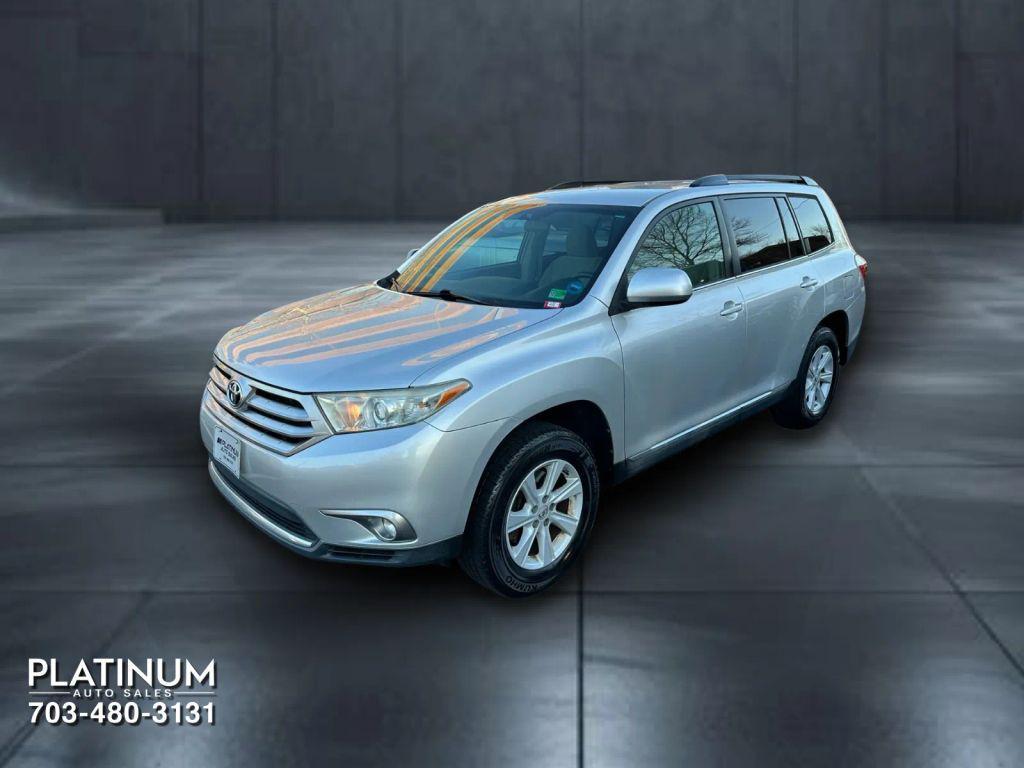 used 2013 Toyota Highlander car, priced at $9,995