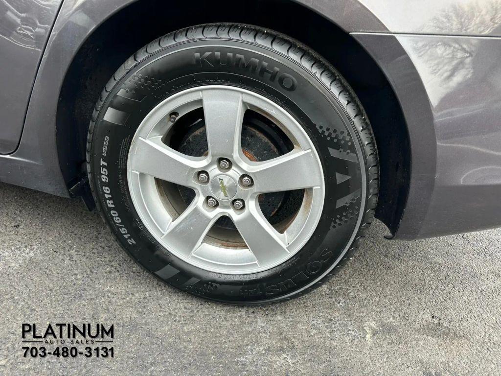 used 2014 Chevrolet Cruze car, priced at $6,495