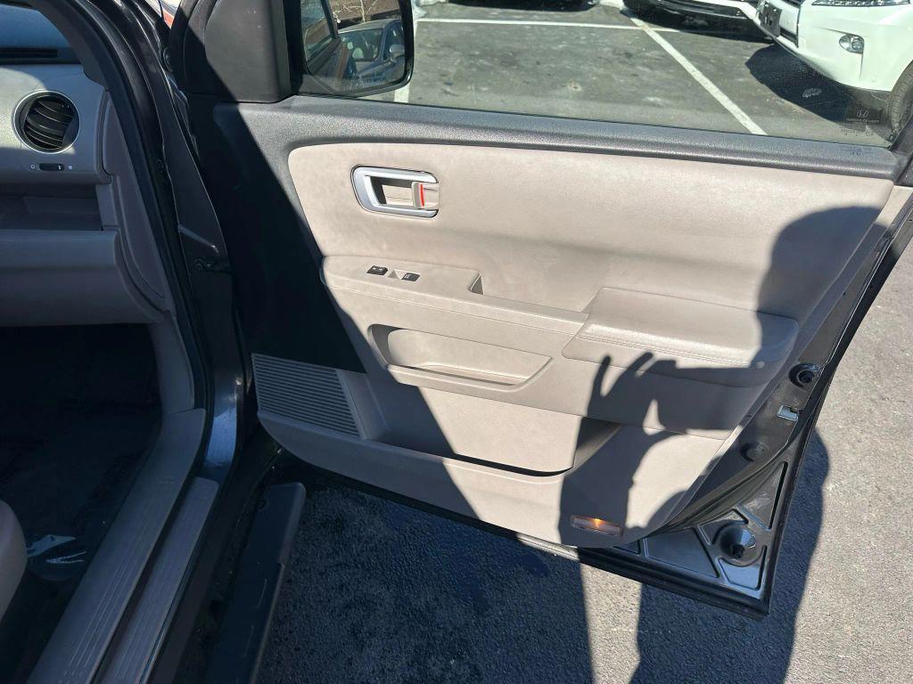 used 2013 Honda Pilot car, priced at $4,995