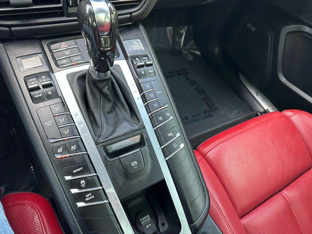 used 2020 Porsche Macan car