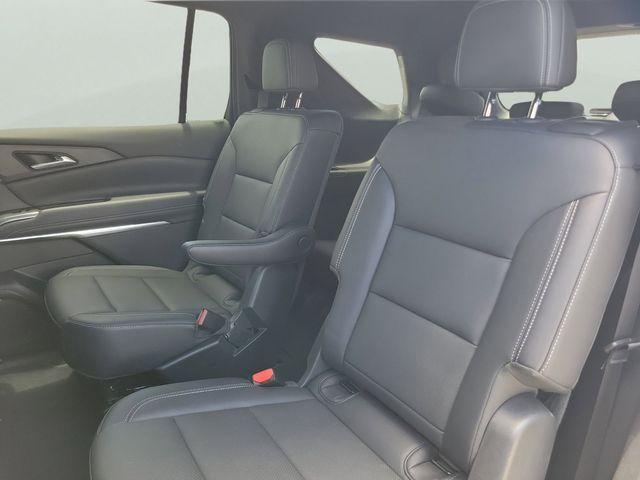 used 2025 Chevrolet Traverse car, priced at $36,617