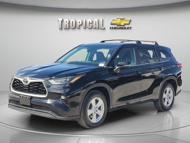 used 2023 Toyota Highlander car, priced at $26,740