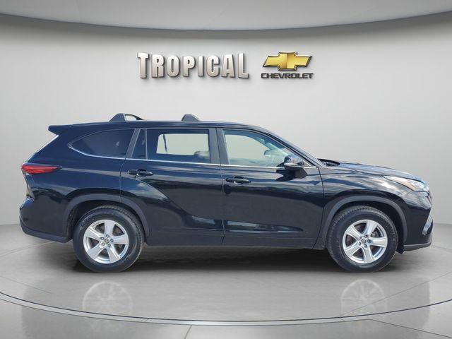 used 2023 Toyota Highlander car, priced at $26,740