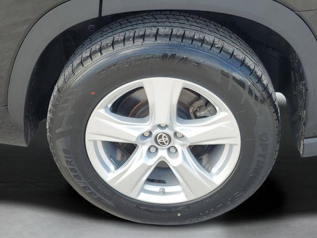 used 2023 Toyota Highlander car, priced at $26,740