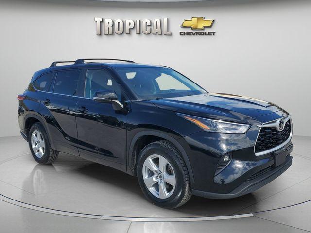 used 2023 Toyota Highlander car, priced at $26,740