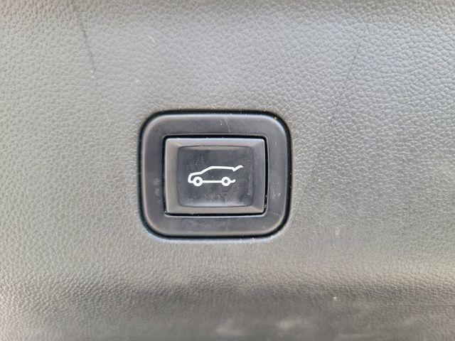 used 2022 GMC Yukon XL car, priced at $49,417