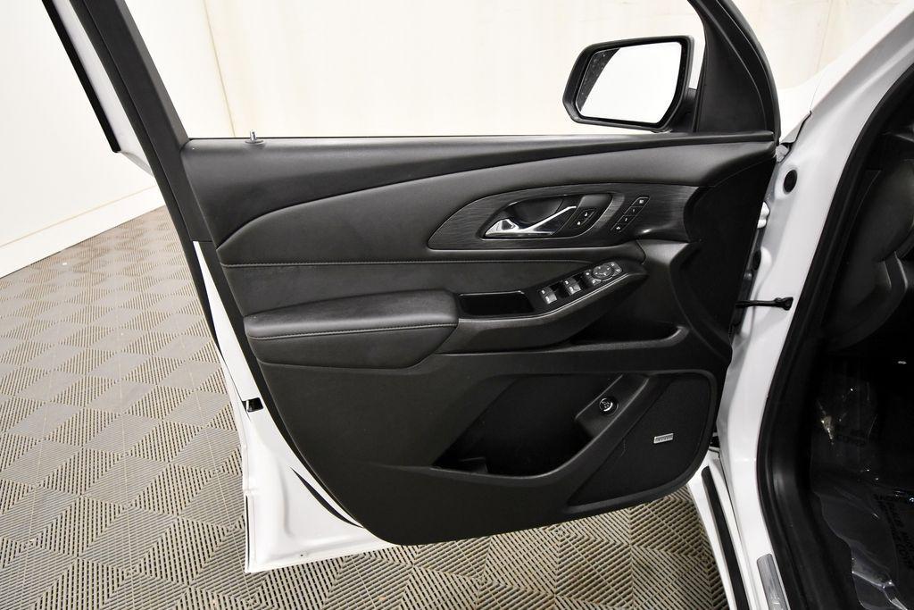 used 2023 Chevrolet Traverse car, priced at $36,238