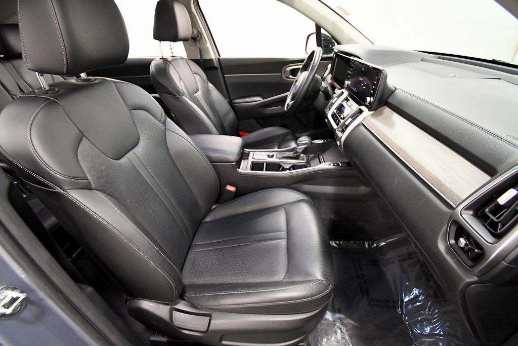used 2023 Kia Sorento car, priced at $27,312