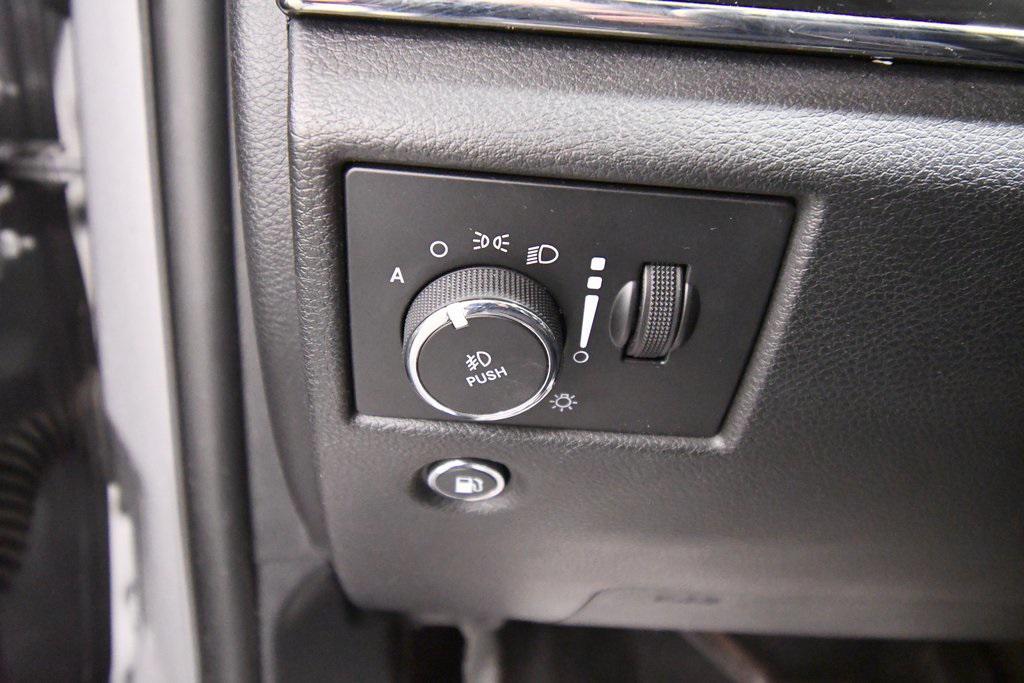 used 2020 Jeep Grand Cherokee car, priced at $17,066