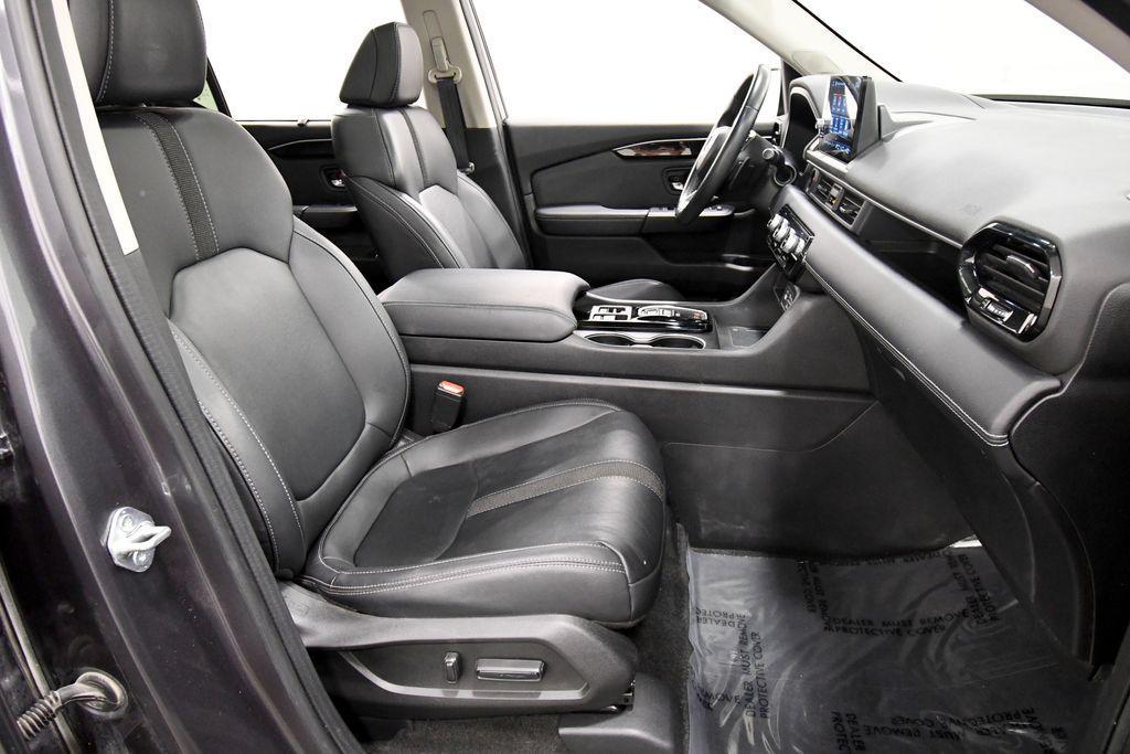 used 2023 Honda Pilot car, priced at $40,138