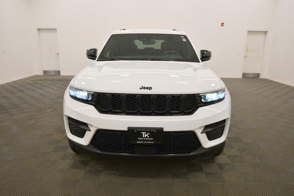 used 2022 Jeep Grand Cherokee car, priced at $29,278