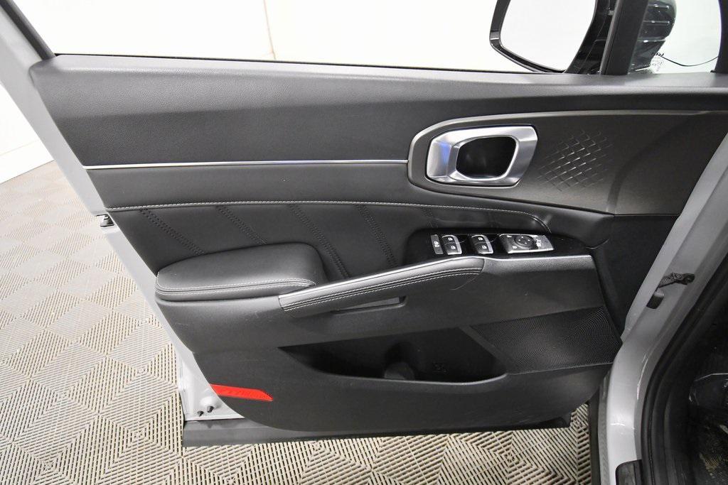 used 2023 Kia Sorento car, priced at $27,444
