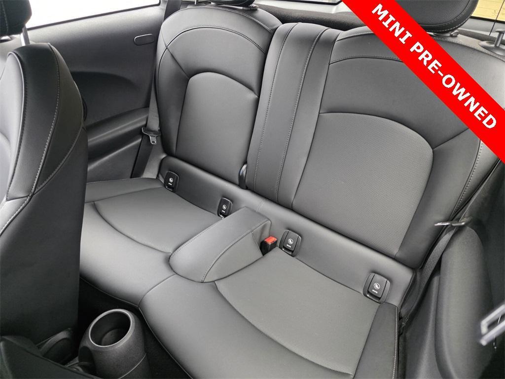used 2022 MINI SE Hardtop car, priced at $16,353