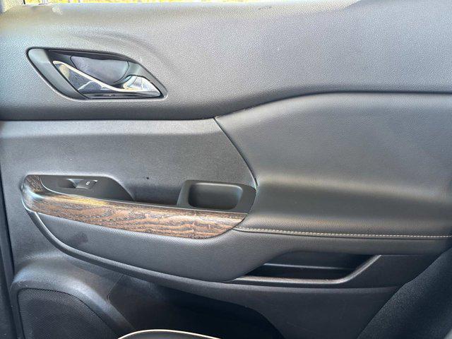 used 2023 GMC Acadia car, priced at $32,900