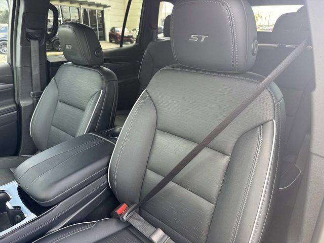 used 2025 Buick Enclave car, priced at $38,203