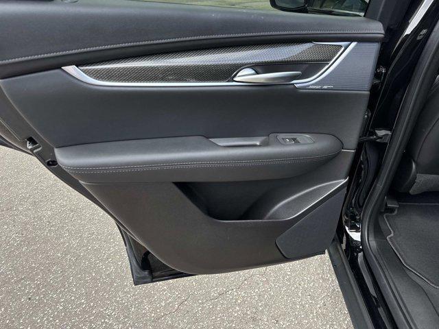 new 2025 Cadillac XT5 car, priced at $59,640