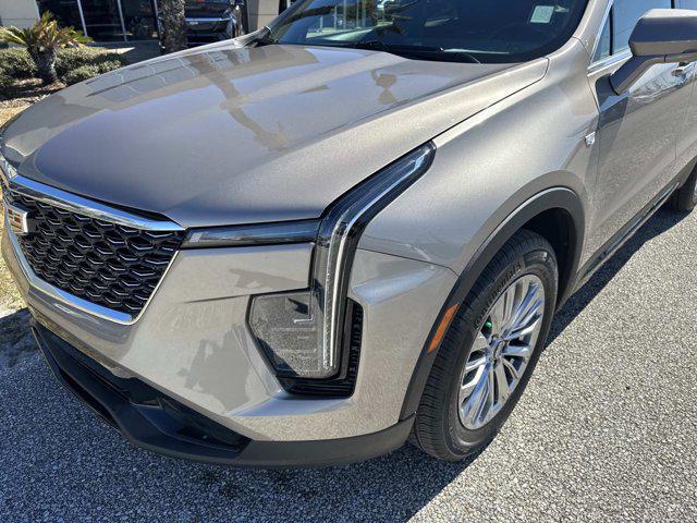 used 2025 Cadillac XT4 car, priced at $34,900