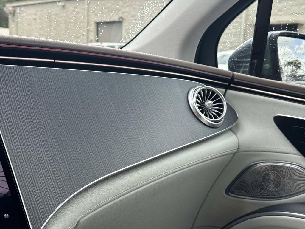 Mercedes-Benz EQS view 23