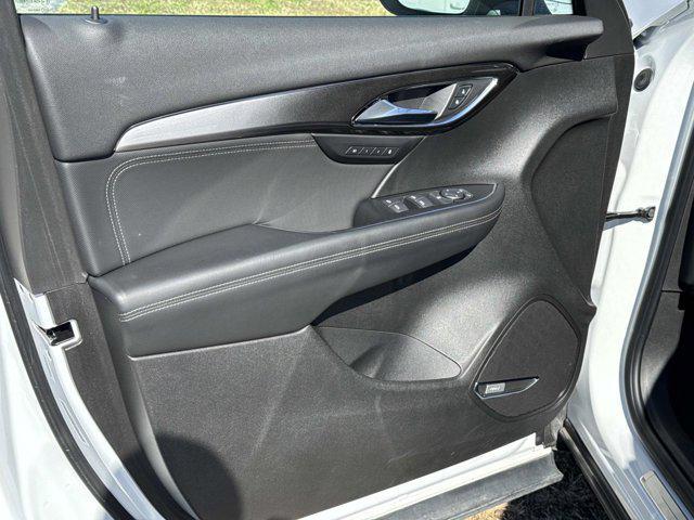 used 2025 Buick Envision car, priced at $27,900