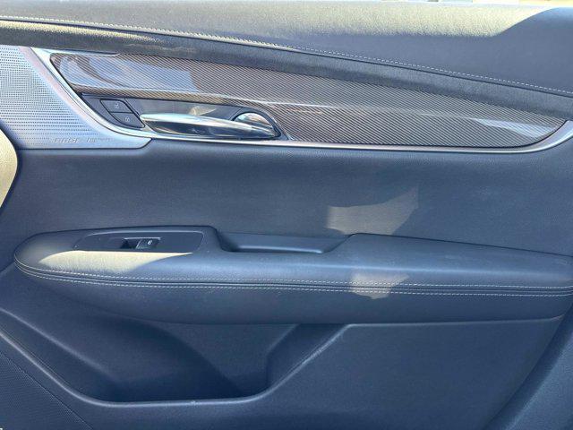 used 2020 Cadillac XT6 car